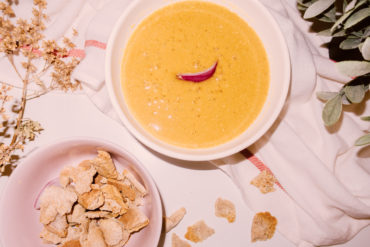 Egyptian Yellow Lentil Soup with Bread